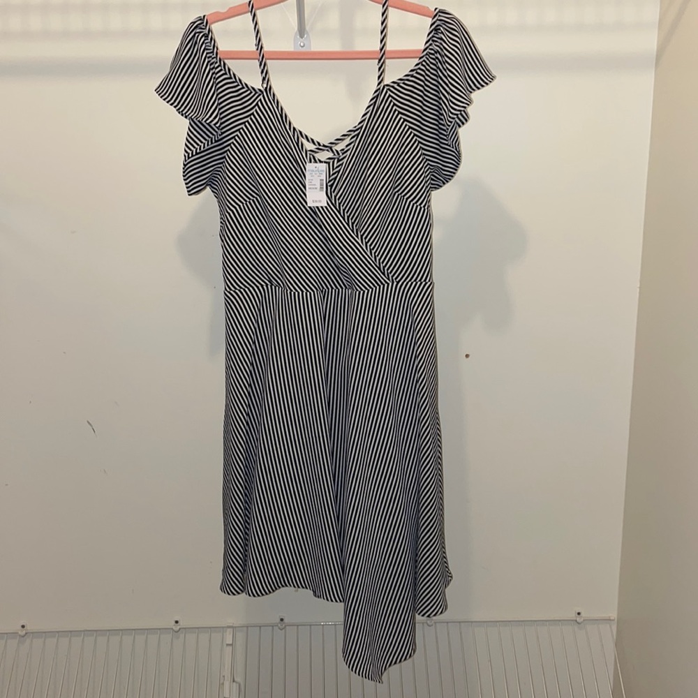 Maurices- Off the shoulder black and white striped dress-NWT